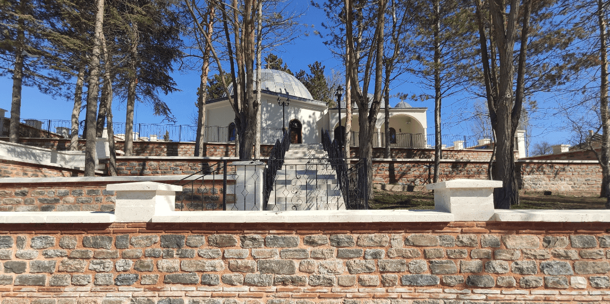 Bilecik-Bozüyük Kumral Abdal Türbesi ve Mescidi 2018-2019 Yılı Restorasyonu İşi