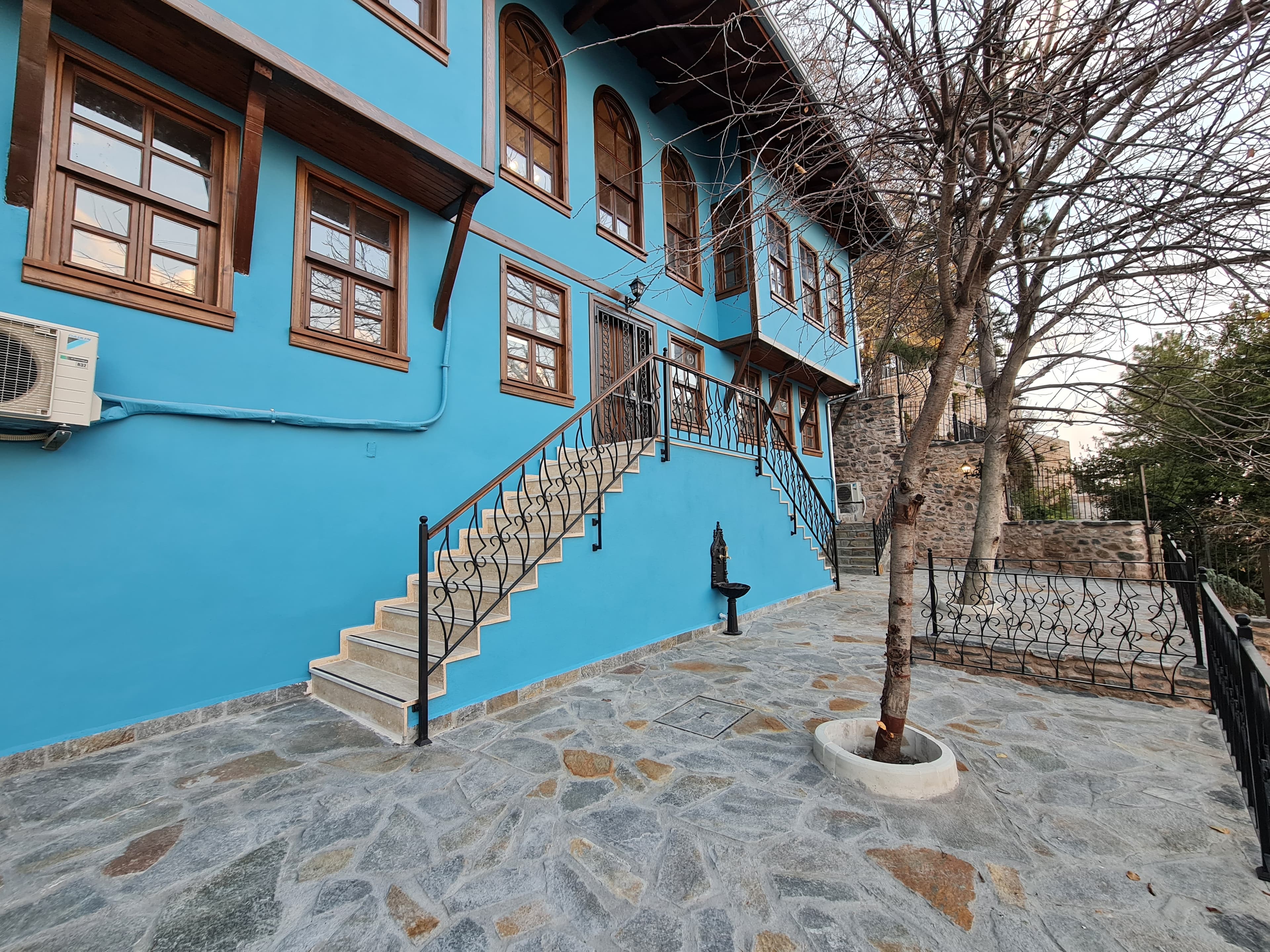 Bursa Rölöve ve Anıtlar Müdürlüğü Hizmet Binası Restorasyonu işi