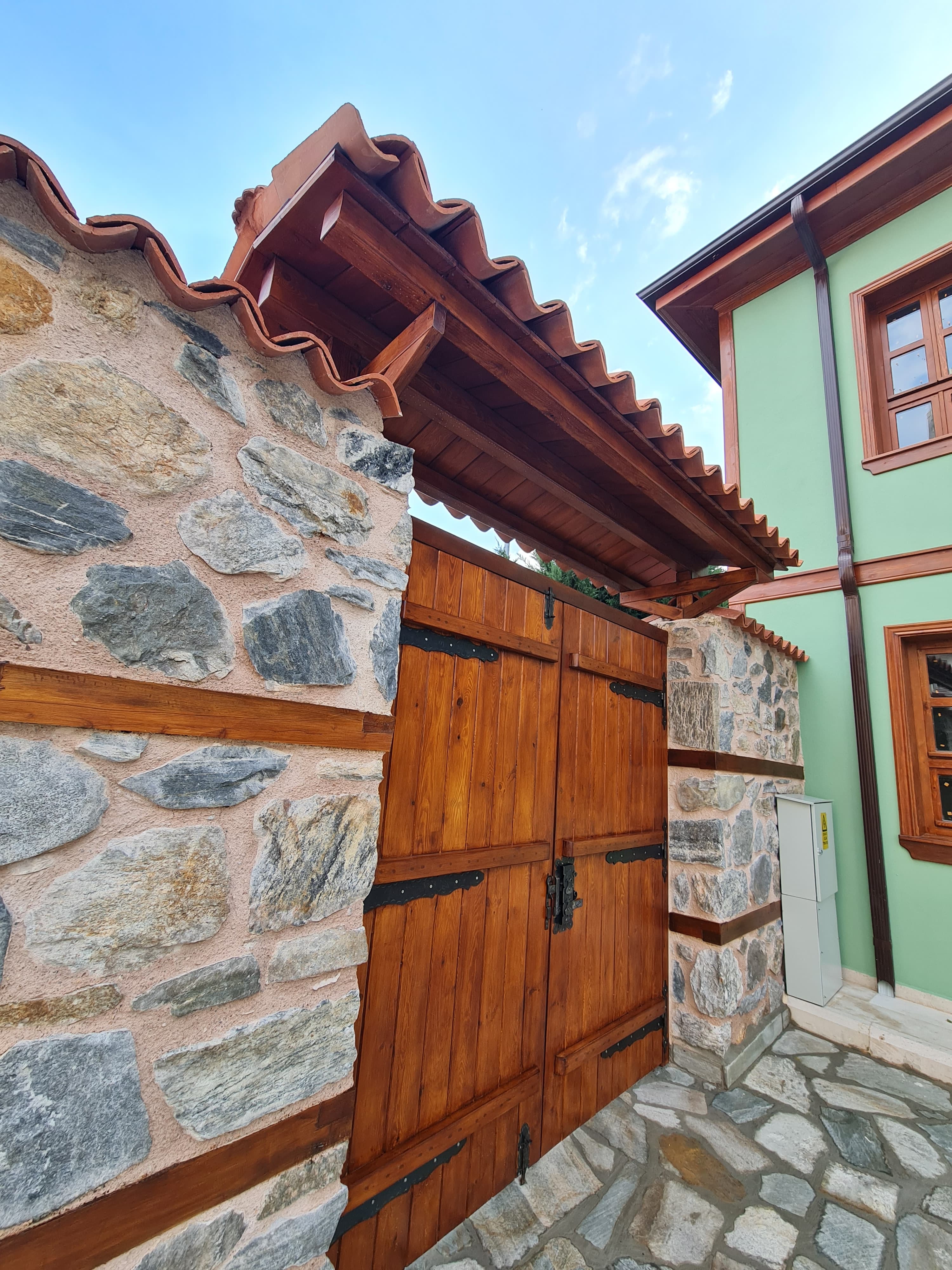 Doğanbey Mahallesi 7293 ada 2 parsel Sivil Mimari Örneği Rekonstrüksiyon İşi